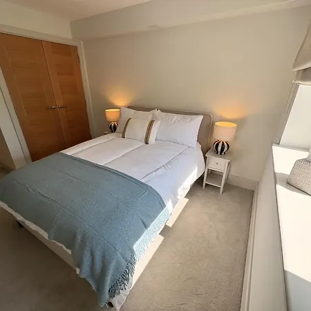 Long Ashton Terrace | Sleeps 4 *